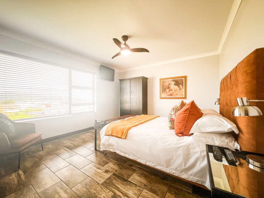 5 Bedroom Property for Sale in Myburgh Park Western Cape